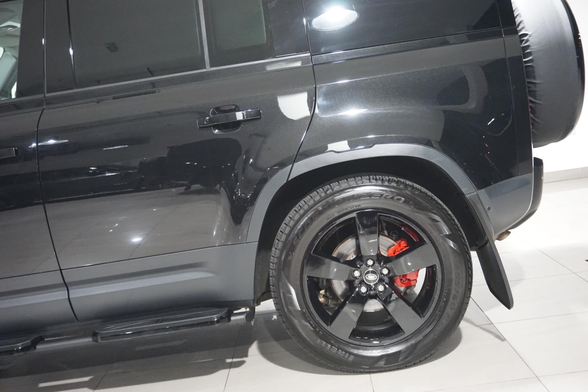 Land Rover Defender 110 3.0 D250 MHEV HSE Hard Top SUV Auto 4WD MWB Euro 6 (s/s) 5dr